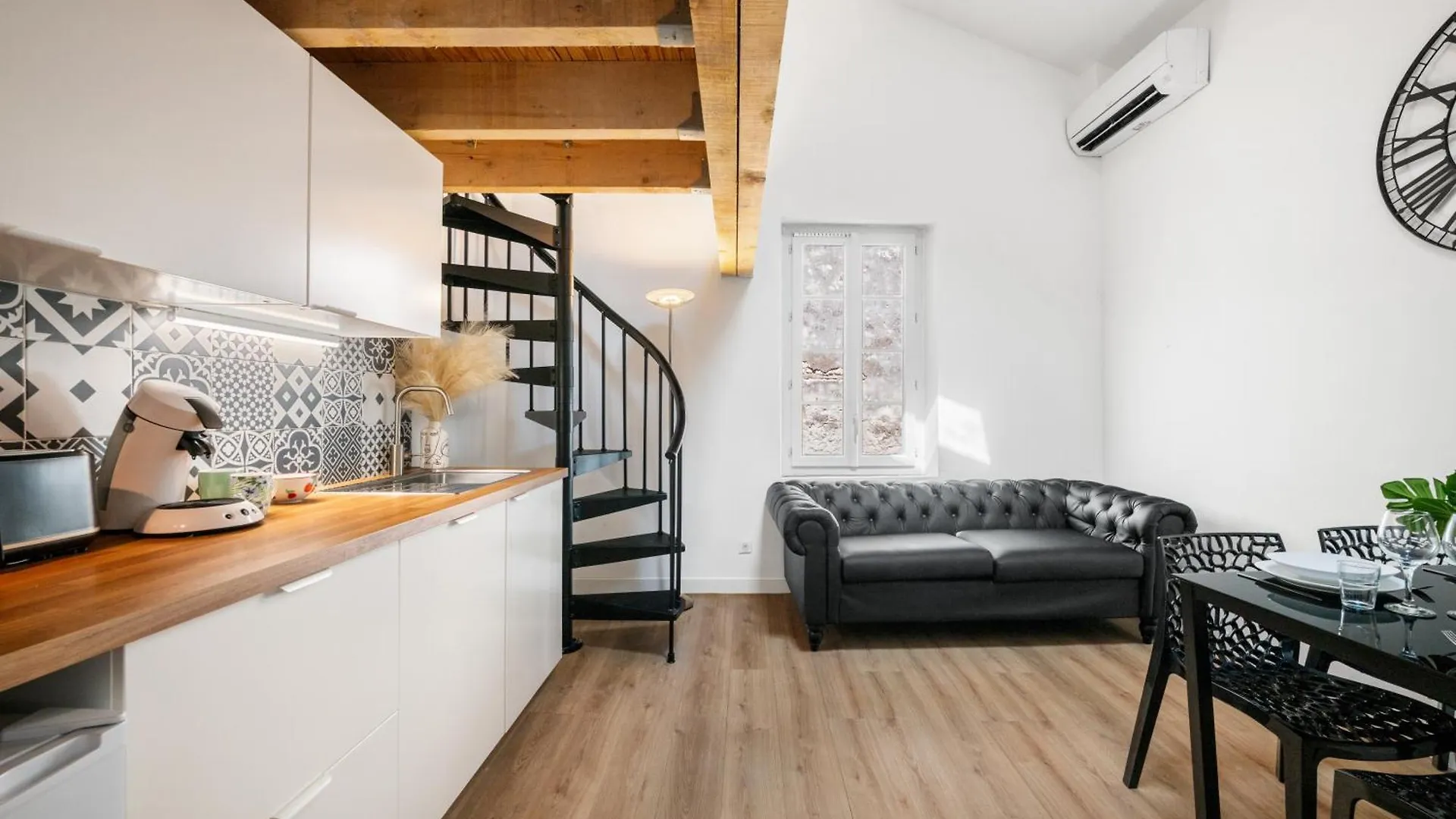 Evasion En Duplex Au Coeur De La Vieille Ville联系方式