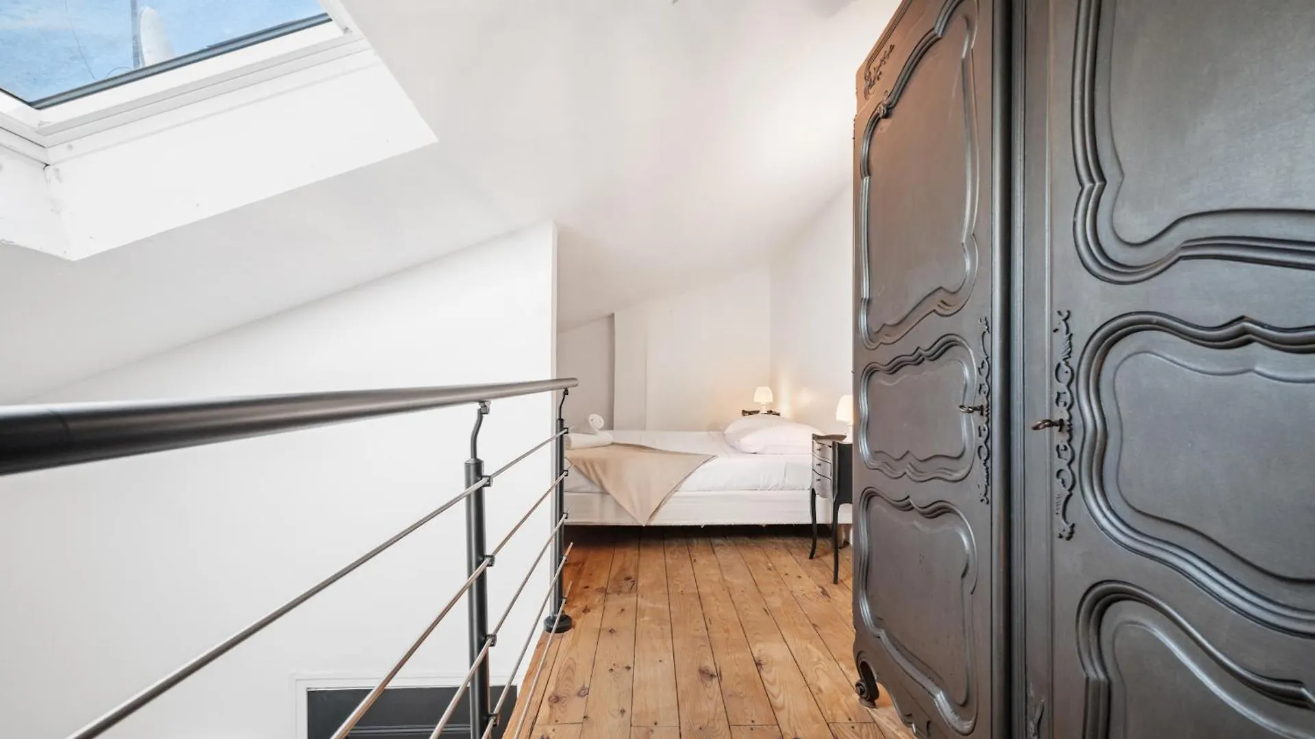 Evasion En Duplex Au Coeur De La Vieille Ville 圣罗兰度瓦 0*,  法国