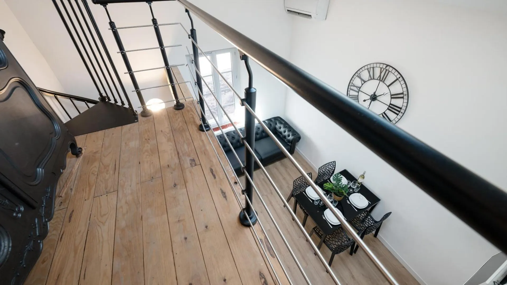 Evasion En Duplex Au Coeur De La Vieille Ville Saint-Laurent-du-Var Apartment